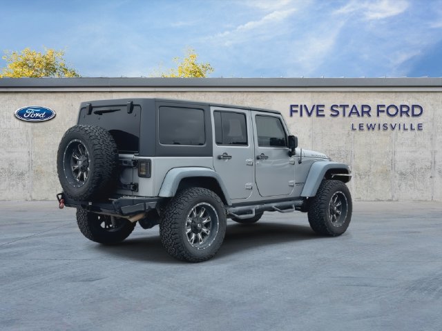 Used 2016 Jeep Wrangler Unlimited Rubicon w/ Connectivity Group AWD/4WD image 8