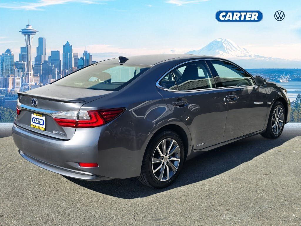 Used 2016 Lexus ES 300h w/ Navigation System Package FWD image 3