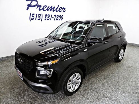 Used 2021 Hyundai Venue SE w/ Cargo Package FWD image 1