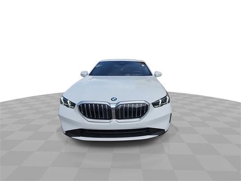 Used 2024 BMW 530i w/ Premium Package image 3