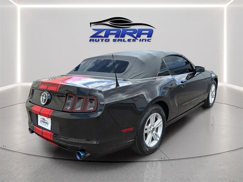Used 2014 Ford Mustang Convertible RWD image 7