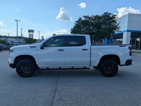 Used 2025 Chevrolet Silverado 1500 LT Trail Boss w/ Convenience Package II image 5
