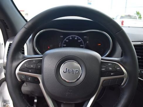 Used 2020 Jeep Grand Cherokee Altitude AWD/4WD image 35