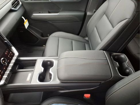 New 2026 GMC Acadia Elevation w/ Elevation Premium Package AWD/4WD image 14