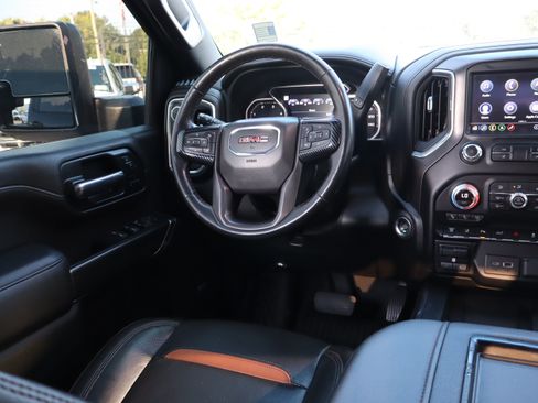 Used 2020 GMC Sierra 2500 AT4 w/ Technology Package AWD/4WD image 16
