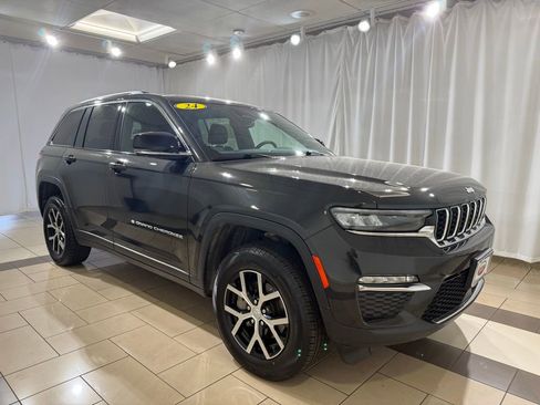 Used 2024 Jeep Grand Cherokee Limited AWD/4WD image 7