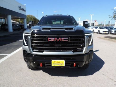 Certified 2025 GMC Sierra 2500 AT4X image 2