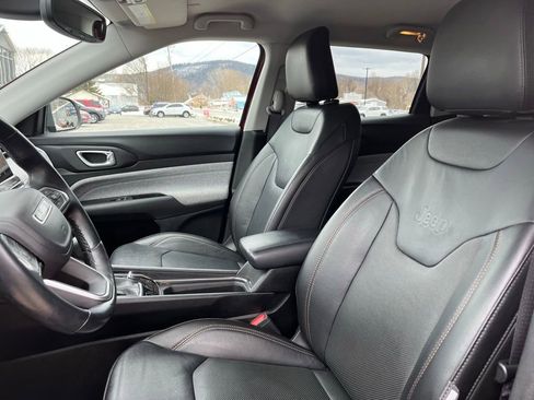 Used 2022 Jeep Compass Latitude image 8