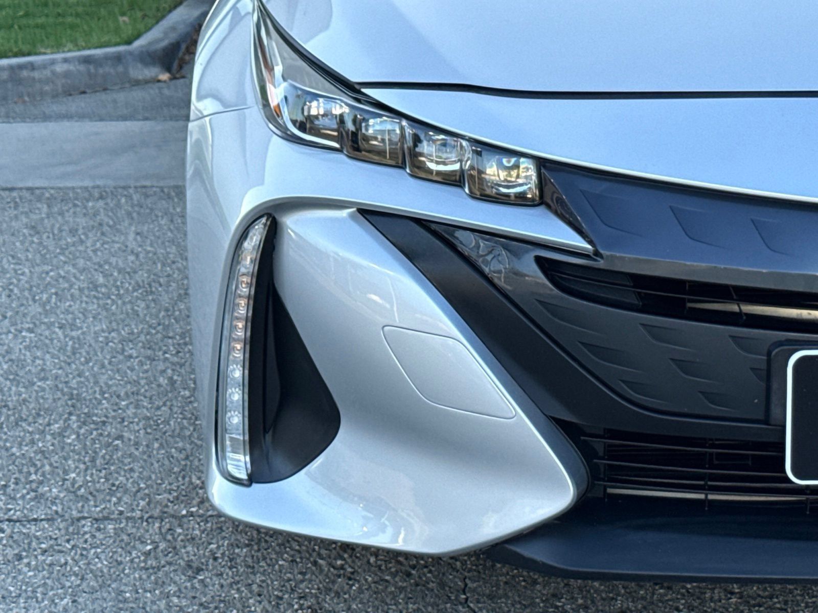 Used 2020 Toyota Prius Prime XLE FWD image 5