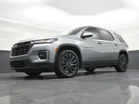 Used 2023 Chevrolet Traverse RS FWD image 26