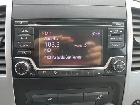 Used 2017 Nissan Frontier SV image 21