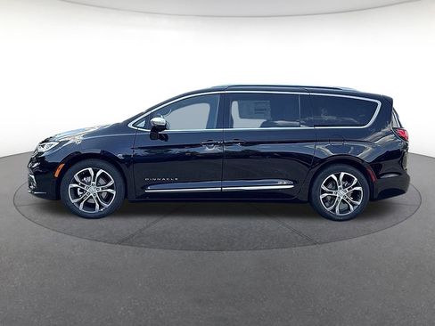 New 2026 Chrysler Pacifica Pinnacle image 2