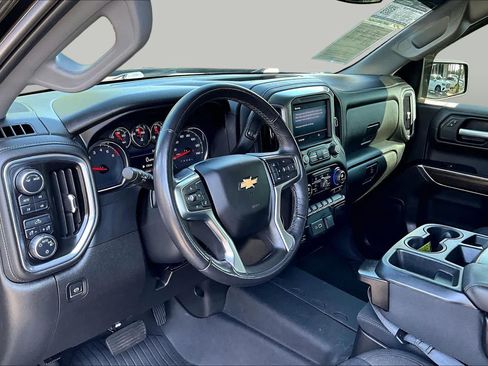 Used 2021 Chevrolet Silverado 1500 LT w/ Z71 Off-Road Package AWD/4WD image 17
