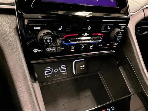 Used 2024 Jeep Grand Cherokee L Laredo w/ Luxury Tech Group I image 30