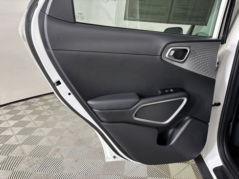 Used 2022 Kia Soul LX FWD image 22