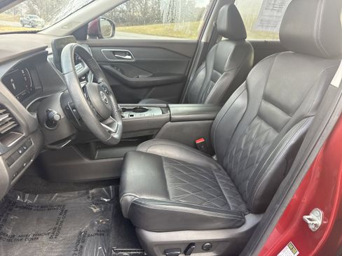 Used 2023 Nissan Rogue Platinum w/ Platinum Premium Package image 4