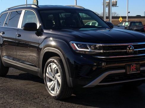 Used 2023 Volkswagen Atlas SE image 1