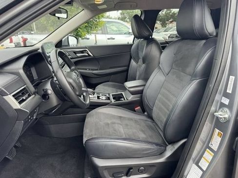 Used 2023 Mitsubishi Outlander SE AWD/4WD image 21