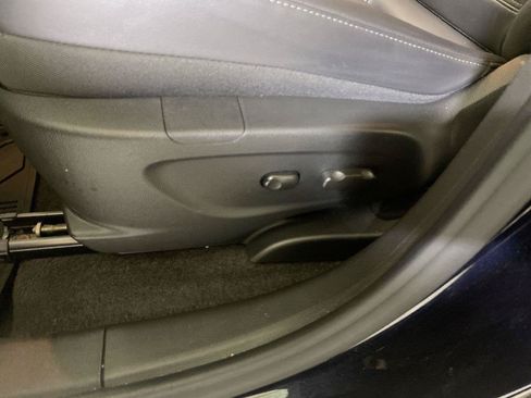 Used 2022 Buick Encore Preferred w/ Safety Package II AWD/4WD image 11