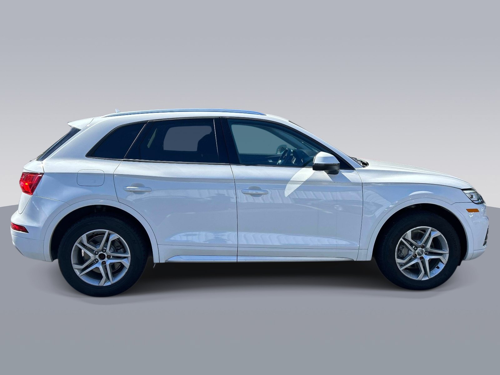 Used 2018 Audi Q5 2.0T Premium w/ Convenience Package AWD/4WD image 2