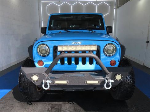 Used 2012 Jeep Wrangler Unlimited Sahara w/ Connectivity Group AWD/4WD image 33