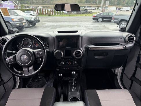 Used 2012 Jeep Wrangler Unlimited Sport w/ Connectivity Group AWD/4WD image 12