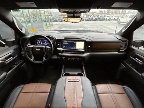 Used 2025 Chevrolet Silverado 3500 High Country w/ Technology Package image 16