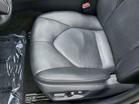 Used 2022 Toyota Camry XSE image 18