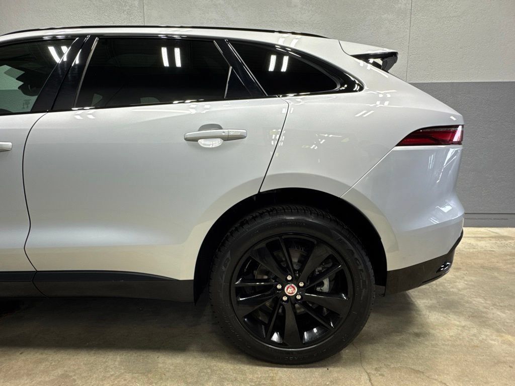 Used 2023 Jaguar F-PACE S AWD/4WD image 9
