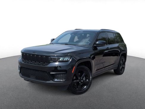 Used 2023 Jeep Grand Cherokee Altitude AWD/4WD image 1