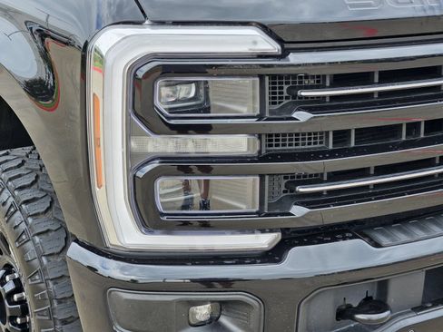 Used 2025 Ford F250 Platinum w/ Tremor Off-Road Package AWD/4WD image 9