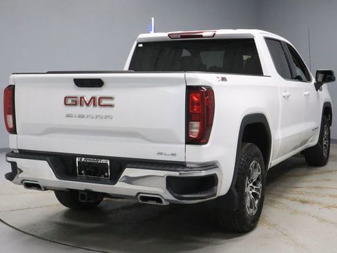 Used 2023 GMC Sierra 1500 SLE image 11