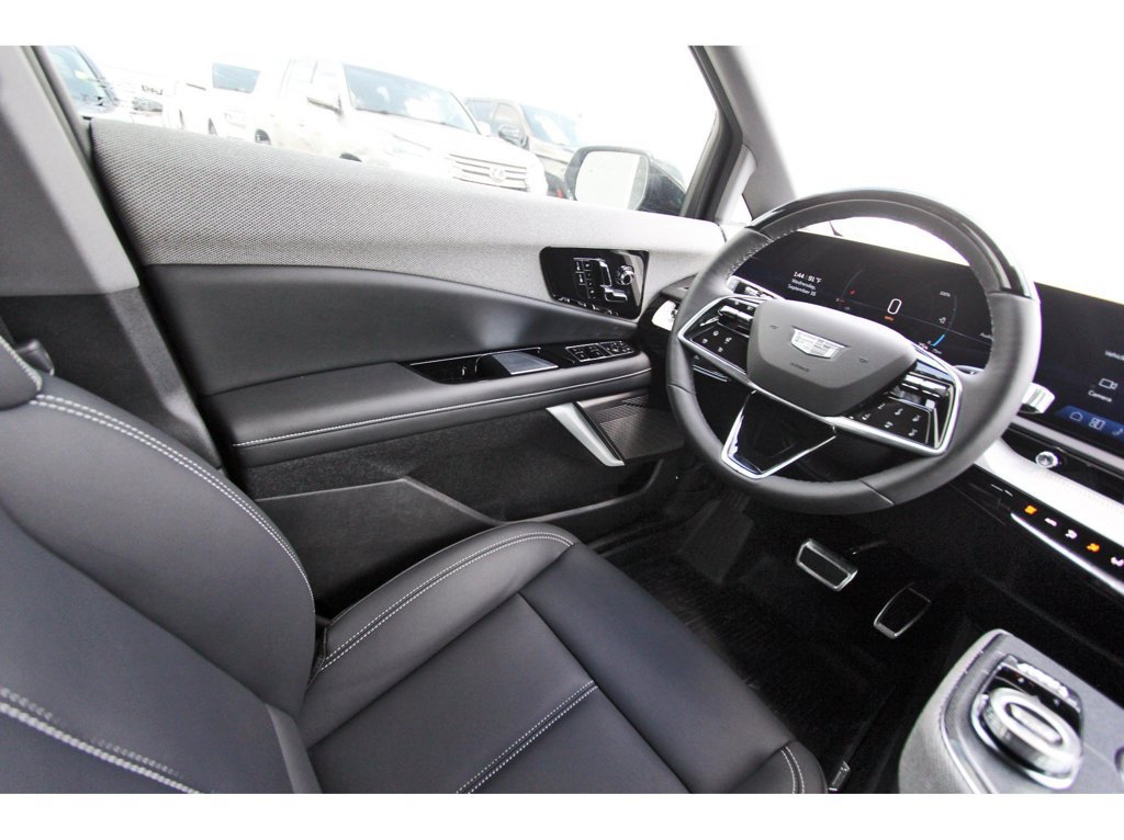 New 2027 Cadillac Optiq Luxury AWD/4WD image 8
