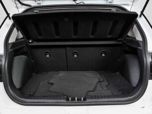 Used 2023 Hyundai Venue SE FWD image 27
