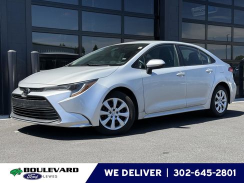 Used 2024 Toyota Corolla LE FWD image 1