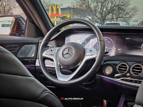 Used 2020 Mercedes-Benz S 560 Sedan image 14