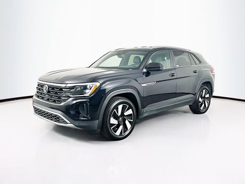 Used 2025 Volkswagen Atlas Cross Sport SE AWD/4WD image 3
