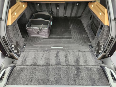 New 2026 Land Rover Range Rover SE image 32