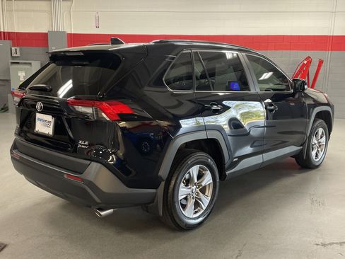 Used 2025 Toyota RAV4 XLE w/ Convenience Package AWD/4WD image 10