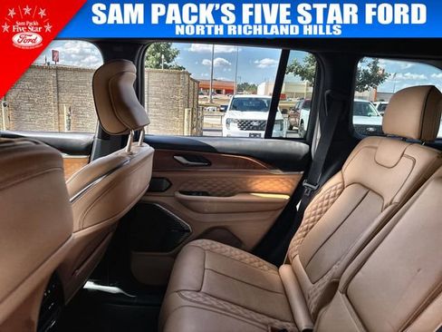 Used 2025 Jeep Grand Cherokee Summit AWD/4WD image 14