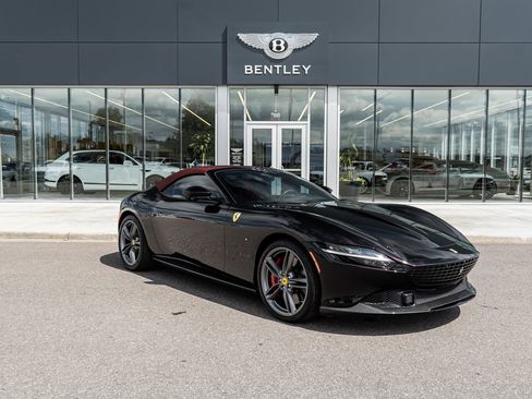 Used 2024 Ferrari Roma Spider RWD image 18