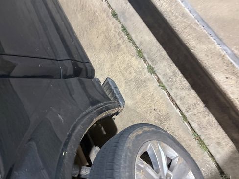 Used 2015 Ford F150 Platinum w/ Equipment Group 701A Luxury image 4