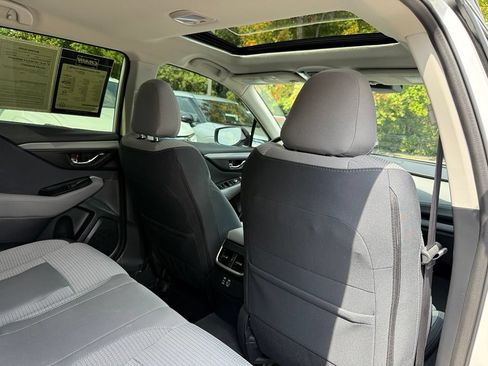 Used 2025 Subaru Outback Premium AWD/4WD image 35