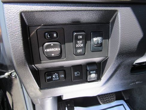 Used 2021 Toyota Tundra SR5 w/ Trail Edition image 13