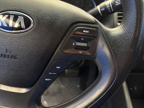 Used 2017 Kia Forte LX FWD image 15