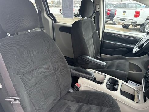 Used 2016 Dodge Grand Caravan SXT w/ Rear Park Assist Package image 27