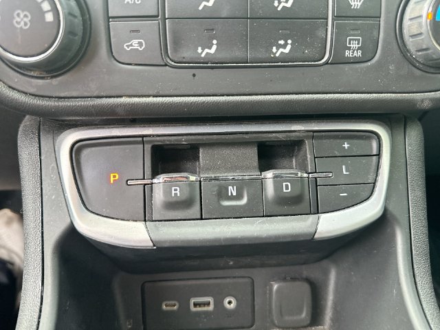 Used 2024 GMC Terrain SLE FWD image 20