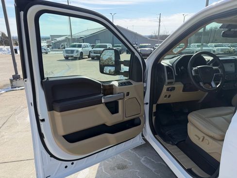 Used 2020 Ford F150 Lariat w/ Equipment Group 501A Mid image 13