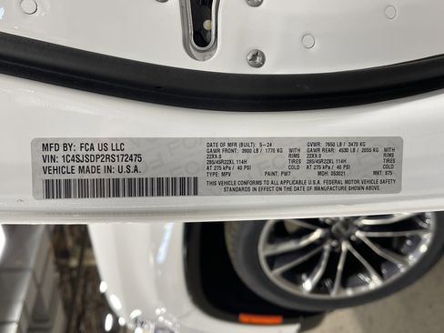 Used 2024 Jeep Wagoneer L Series III w/ Premium Group I image 29