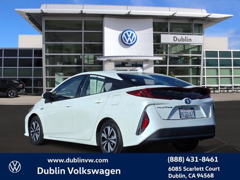 Used 2018 Toyota Prius Prime Premium image 6